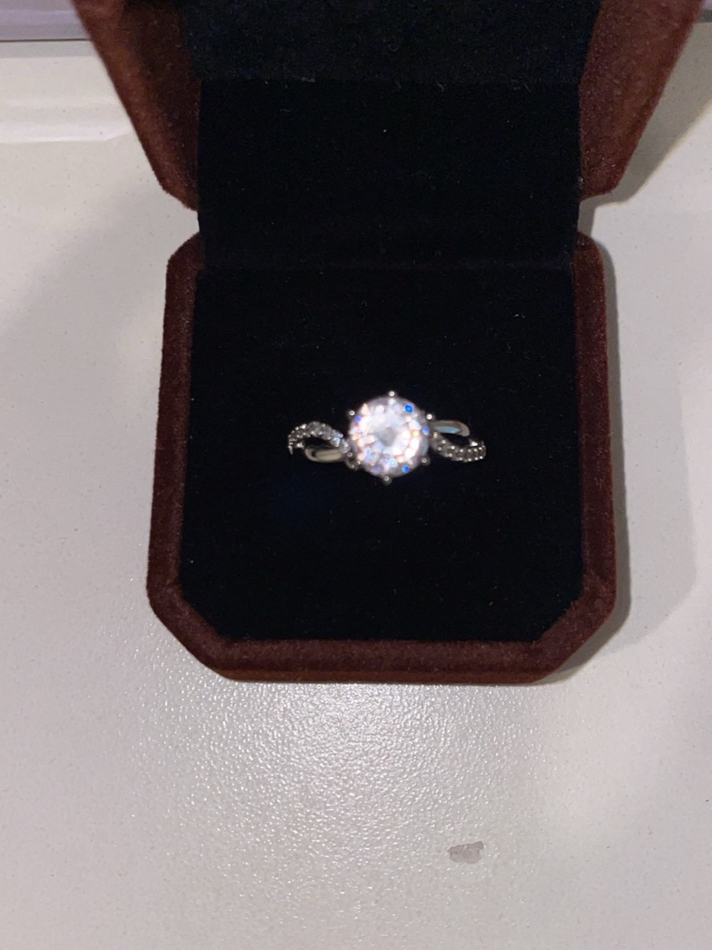PT950 white Solitaire Twist Ring with Clear Center cubic zirconia diamond